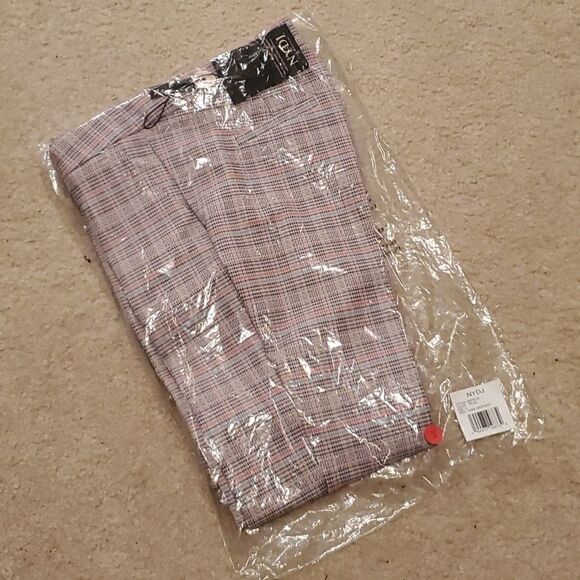 NYDJ Tyburn Plaid Flare Crop Boot Jean - Picture 5 of 9